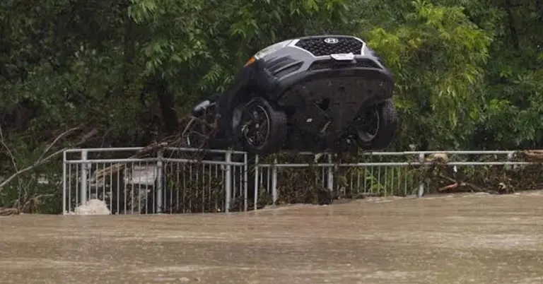 যুক্তরাষ্ট্রের টেক্সাসে বন্যা